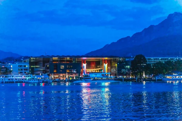 Färgglada Harbor Lights Lake Lucerne Yachts Mount Pilatus Båtar Byggnader — Stockfoto