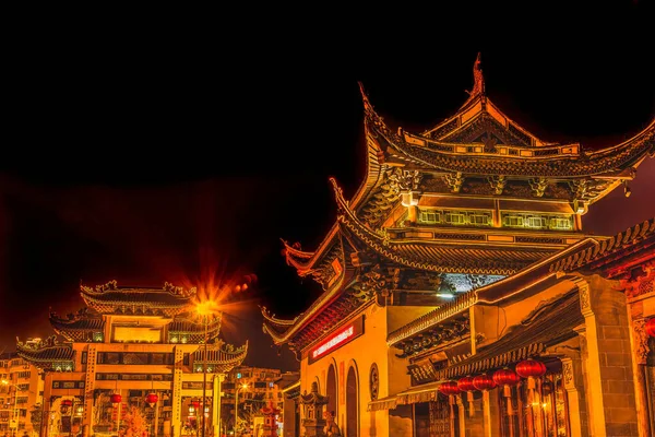 Kolorowe Wejście Brama Buddyjska Nanchang Nanchan Temple Pagoda Night Iluminted — Zdjęcie stockowe