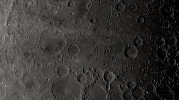 Rotação da superfície lunar com muita cratera — Vídeo de Stock