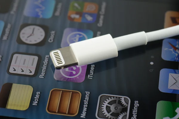 Conector Lightning para iPhone 5 — Foto de Stock