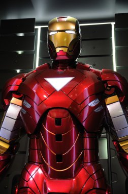 Iron man işareti vi