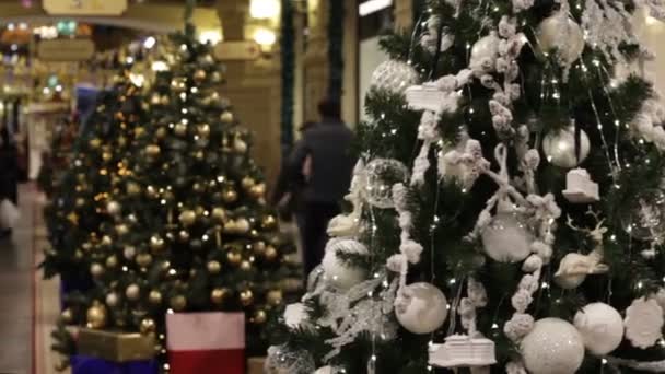 Albero di Natale sfondo e decorazioni natalizie in — Video Stock