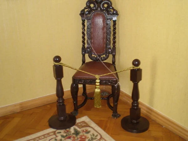 La silla en la sala real palacio de Livadia cerca de Yalta — Foto de Stock