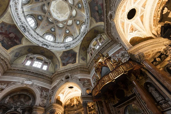 Kirche von san lorenzo, turin, italien — Stockfoto