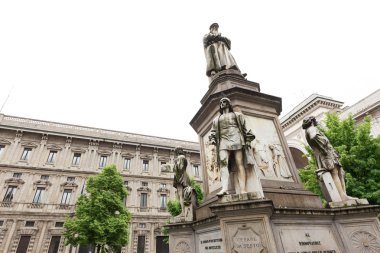 Leonardo da vinci Milan Anıtı