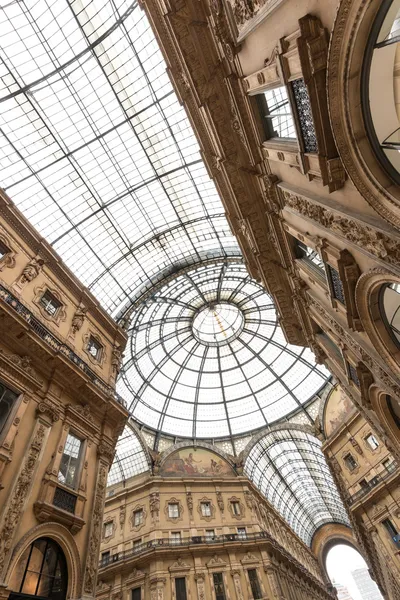 Shopping art gallery in Milan, Italy — Stock Photo, Image