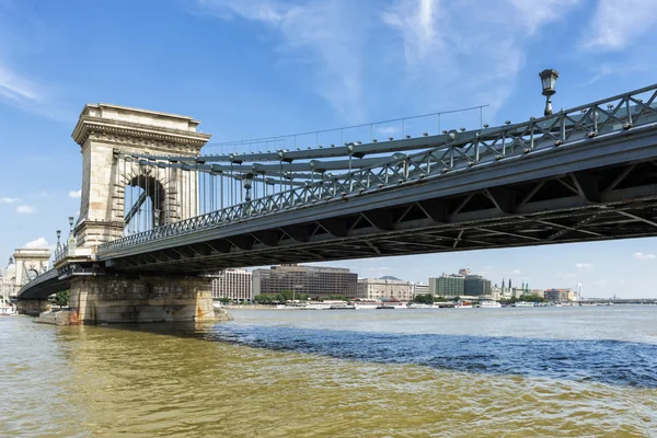 Budapeşte zincir köprü gün görünümü — Stok fotoğraf