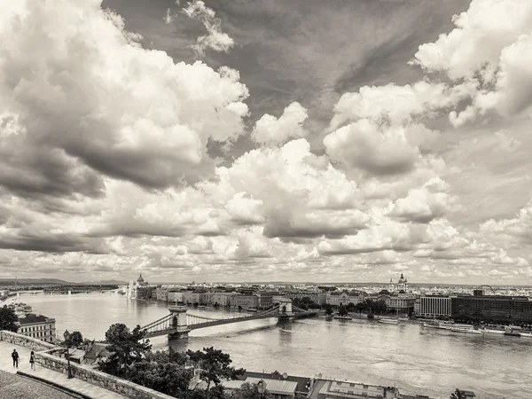 Våren panoramabild av budapest centrum — Stockfoto