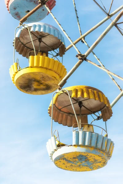 Cabins of abandoned Ferris wheel, Pervouralsk, Urals, Russia — Stock Photo, Image
