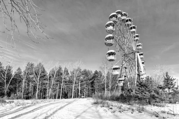 Hütten von verlassenen Riesenrad, pervouralsk, Urals, Russland — Stockfoto