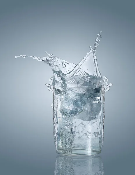 Splash bir cam — Stok fotoğraf