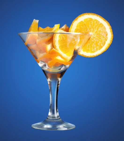 Martini Glas mit Orange — Stockfoto