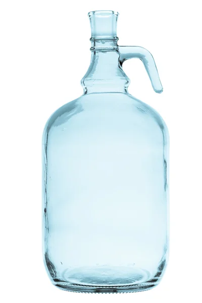 A garrafa azul com alça no pescoço isolado no fundo branco — Fotografia de Stock