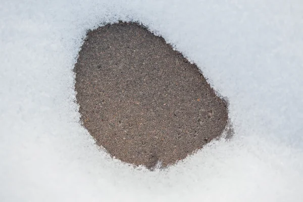 Close-up shot van een beton in de winter als frame — Stockfoto