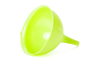 Yeşil huni üzerinde beyaz izole