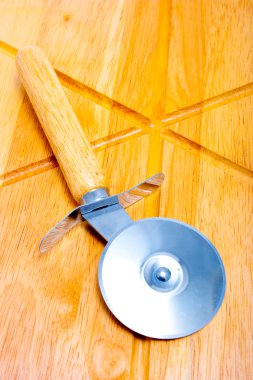 Pizza breadboard ve bıçak