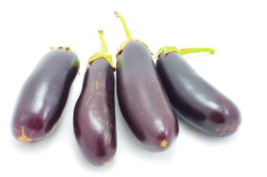 beyaz üzerine patlıcan