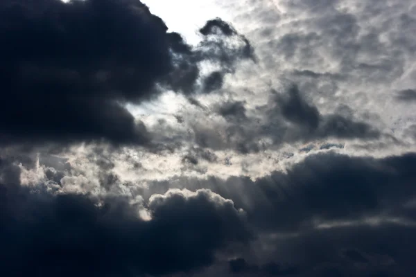 Nubes oscuras —  Fotos de Stock