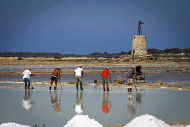 saltworks ile işçiler, İtalya