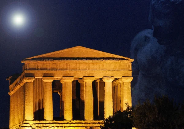 Gece, tapınak Vadisi, Sicilya concordia Tapınağı — Stok fotoğraf