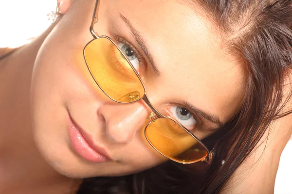 Chica con cara de expresión y gafas de sol —  Fotos de Stock