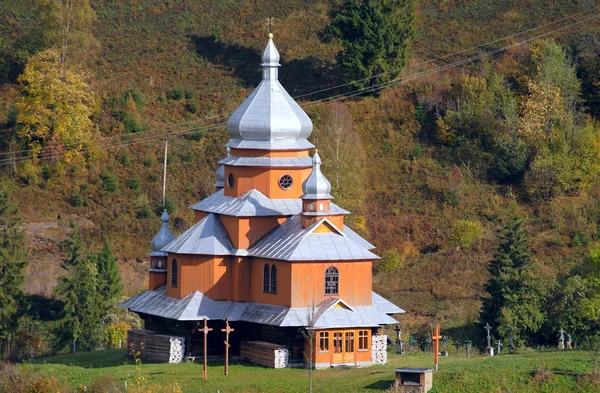 Alte Holzkirche in der Ukraine — Stockfoto