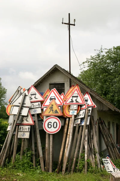 Közúti jelzéseket által — Stock Fotó