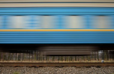 Tren vagonu bulanıklık etkisi ile