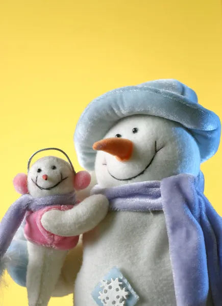 Kardan adam ile onun küçük bebek — Stok fotoğraf