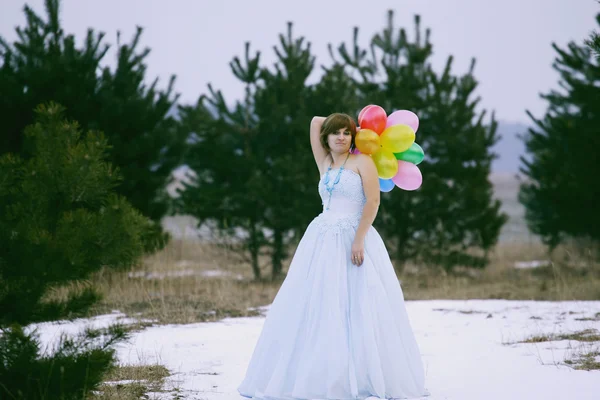 Chica soltera con vestido viejo — Foto de Stock