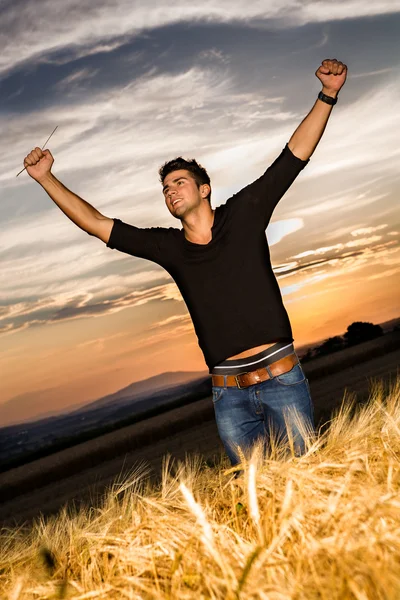 Retrato al aire libre del hombre —  Fotos de Stock