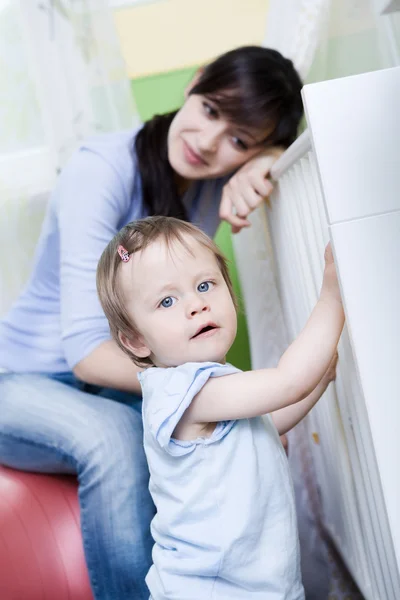 Donna con un bambino — Foto Stock