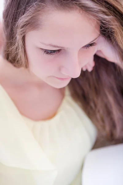 Reading girl — Stock Photo, Image