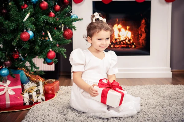 クリスマスの女の子 — ストック写真