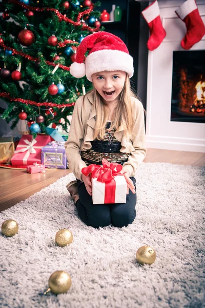 Chica de Navidad —  Fotos de Stock