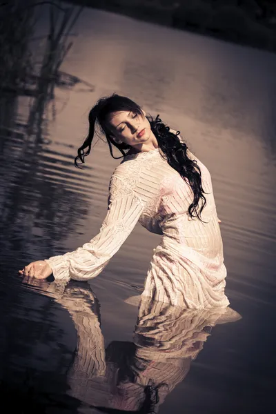 Retrato en el agua — Foto de Stock