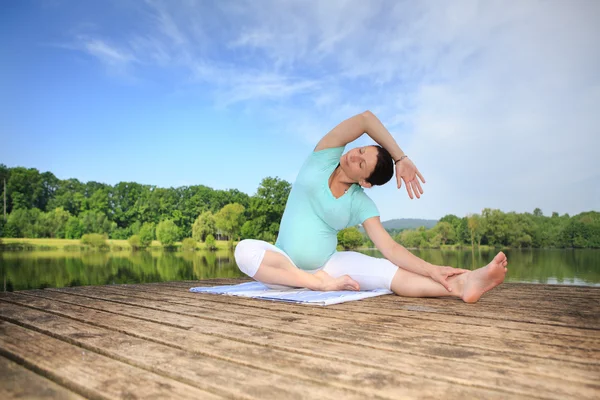 ヨガ写真素材 ロイヤリティフリーヨガ画像 Depositphotos