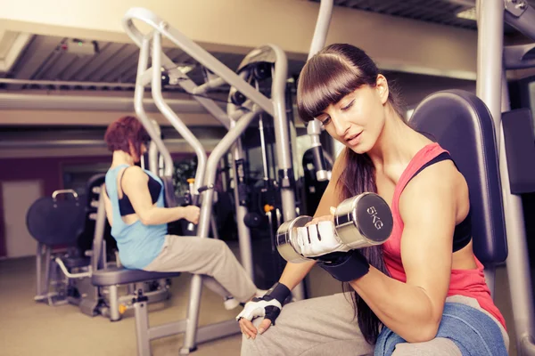 Gym rum flicka — Stockfoto