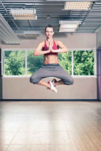 Chica de gimnasio — Foto de Stock