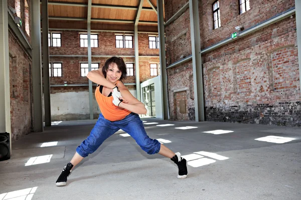 Mulher dança fitness — Fotografia de Stock