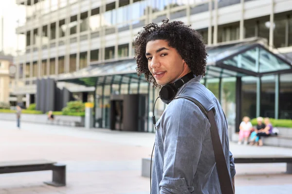 Retrato de un estudiante masculino — Foto de Stock