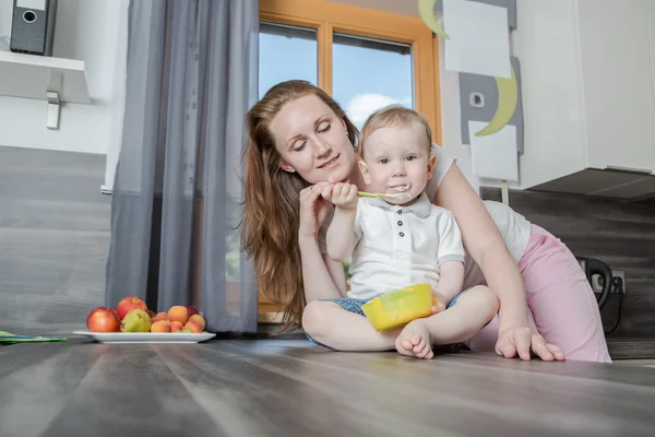 In the kitchen — Stock Photo, Image