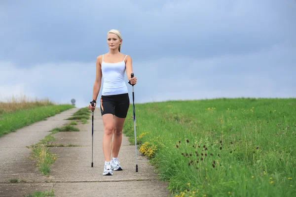 Caminata nórdica — Foto de Stock