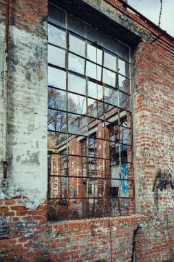 Almanya 'da eski ve terk edilmiş bir bina.