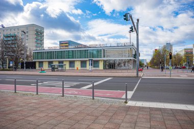 BERLİN, GERMANY - CIRCA APRIL, 2022: Berlin 'deki Moskau Konser Kafesi, Almanya.