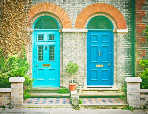 Voordeuren — Stockfoto