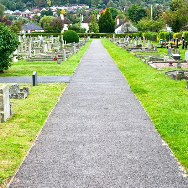 Caminho do cemitério — Fotografia de Stock