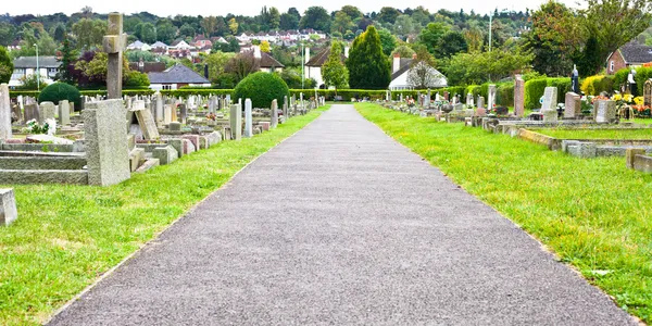 Kyrkogården väg — Stockfoto