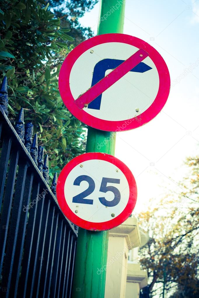 25 mph road sign