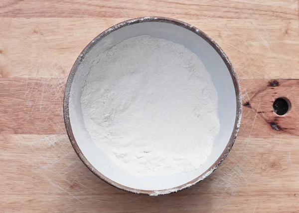 碗的面粉 — 图库照片